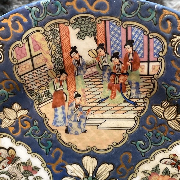 2 Chinese Vintage Rose Medallion
Enamel Porcelain Plates 10” - Picture 14 of 16